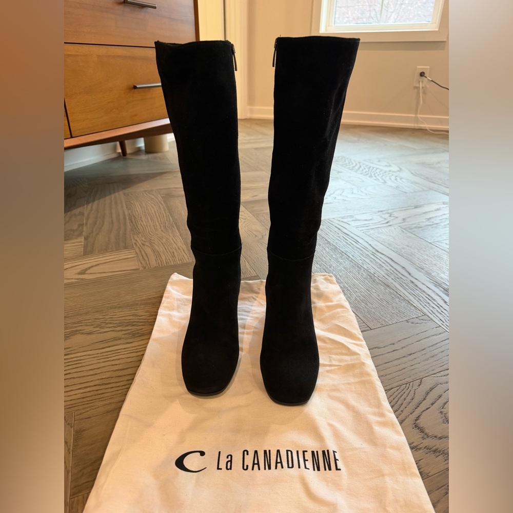 Elegant La Canadienne Black Knee-High Women's Boots